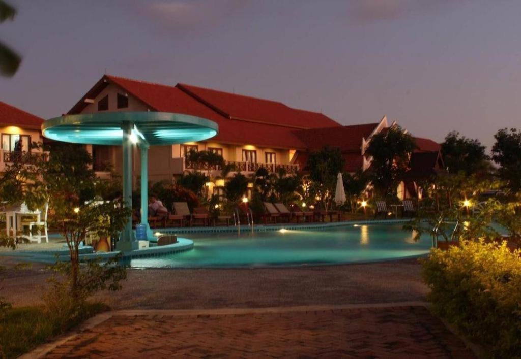Daosavanh Resort & Spa Hotel Savannakhét Zewnętrze zdjęcie